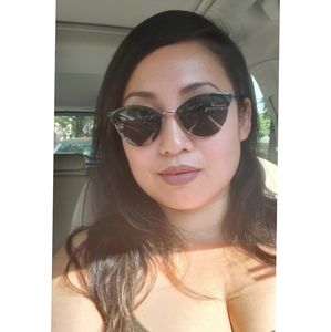 Meet your Posher, Abigail